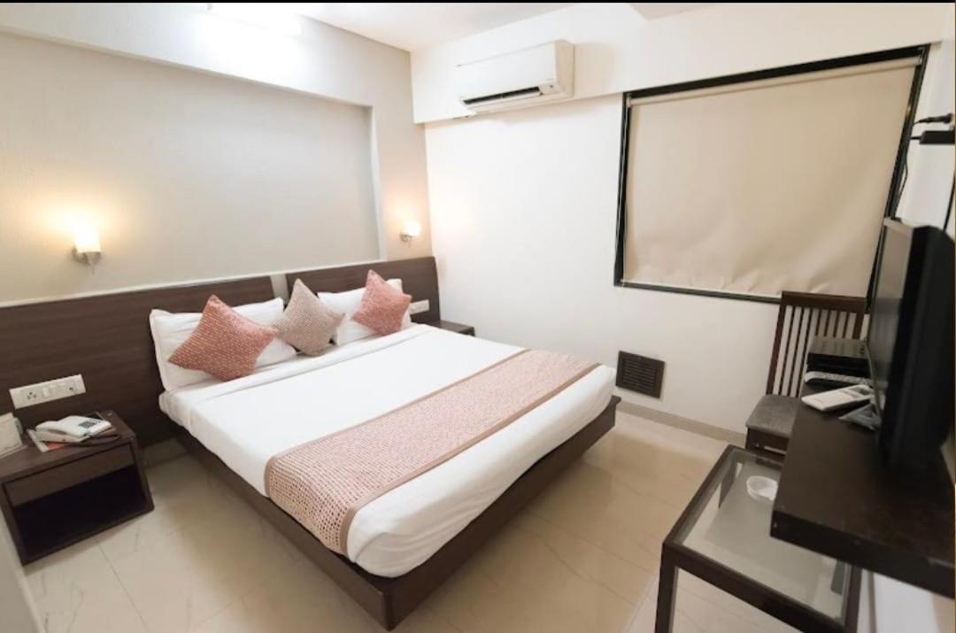 Radiant Hotel,andheri East Terminal 1,2 3*