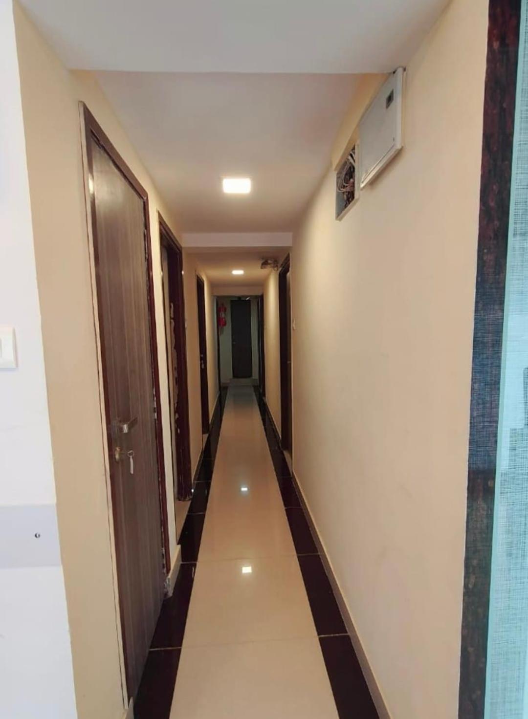 Radiant Hotel Bombaj